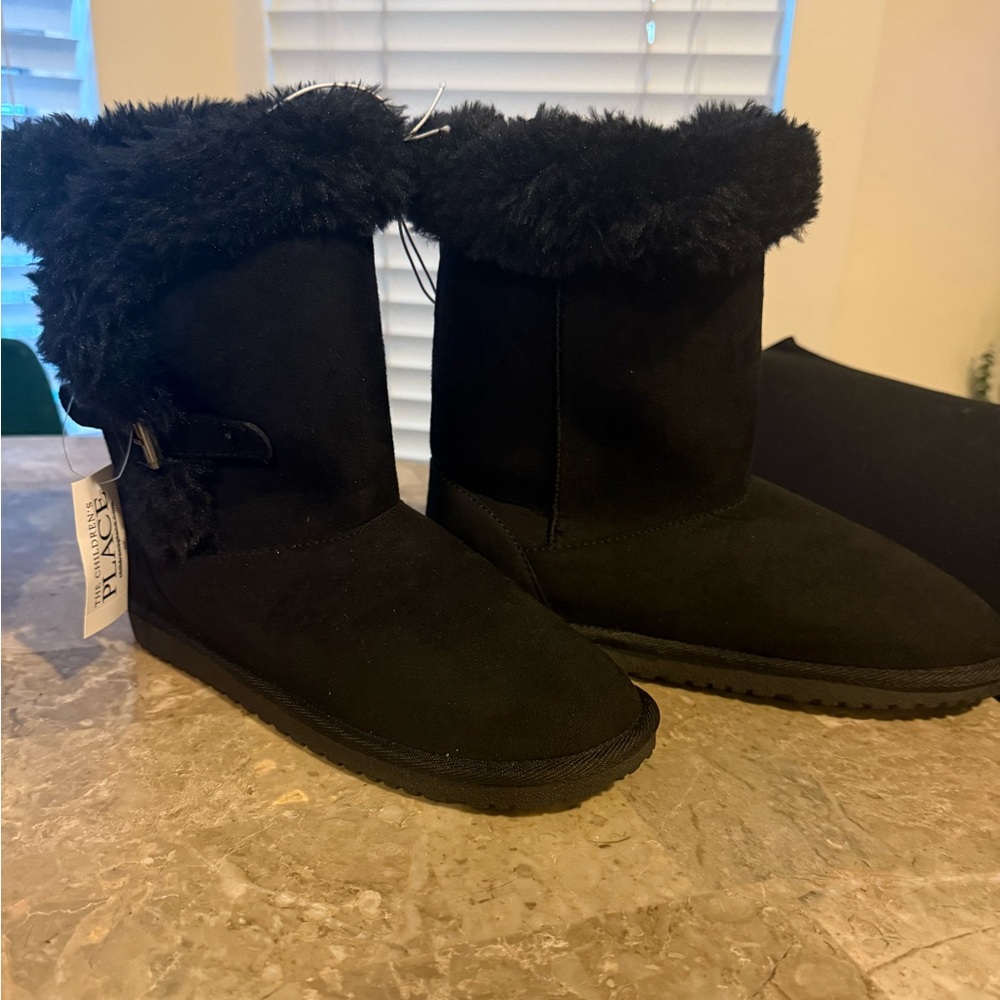 💕 BRAND NEW w/ Tags - Faux Fur Cozy Black Winter Boots - Size 6 - can be gift.